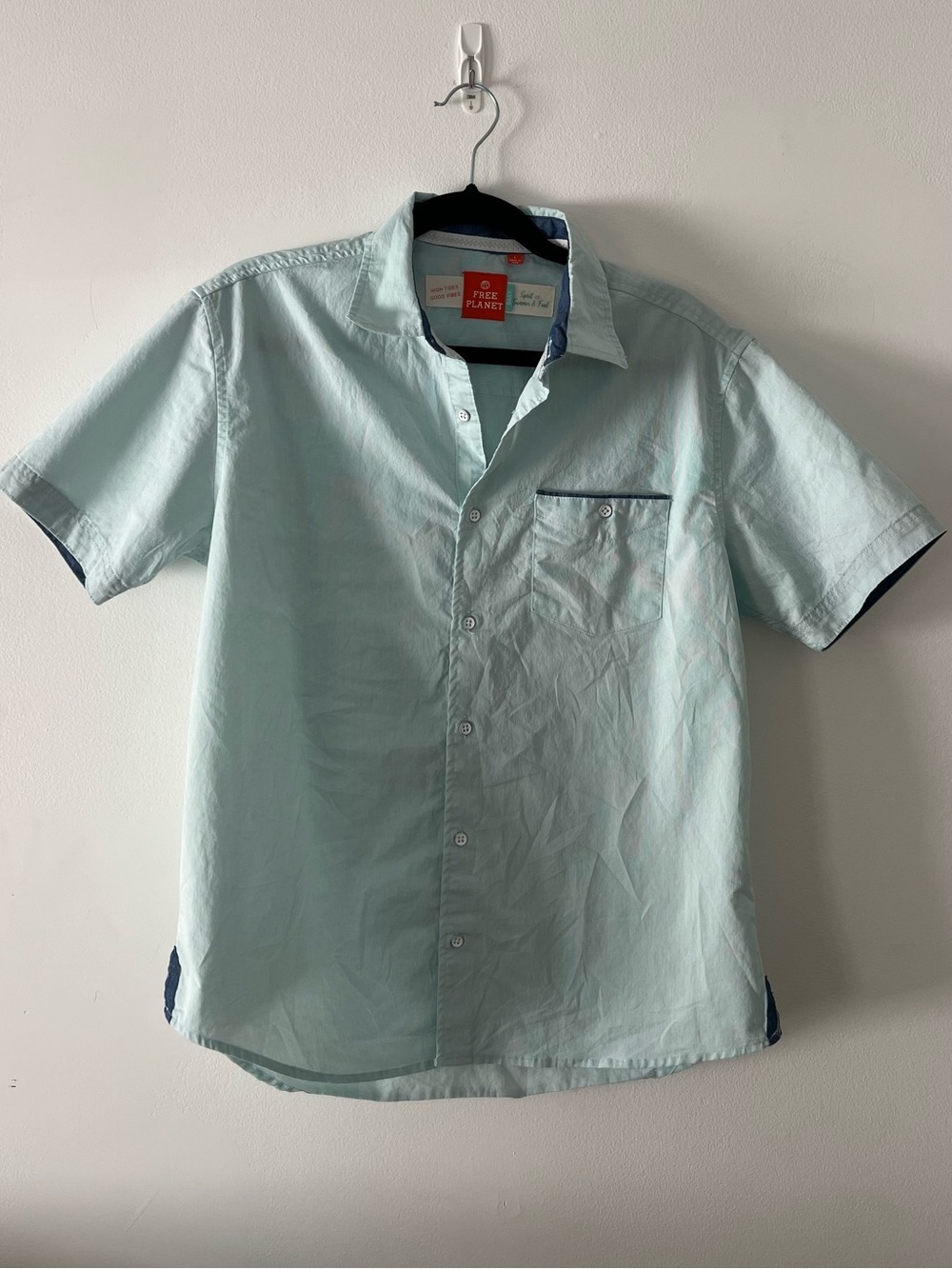 Free Planet Men’s Shirt - Light Mint Short Sleeve Button-Up Shirt sz L